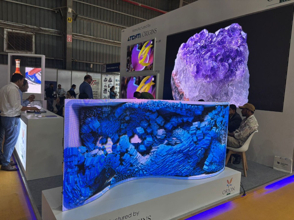 Orion LED exhibition booth with curved and flat LED display walls